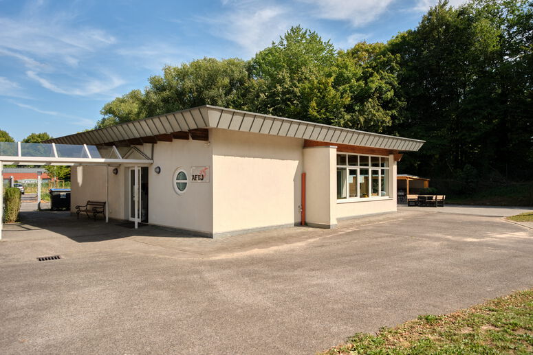 "AFbJ_Jugendheim_Gebäude.jpg"