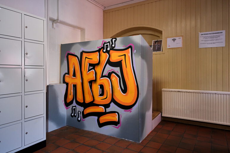 "AFbJ_Disco_DJPult.jpg"